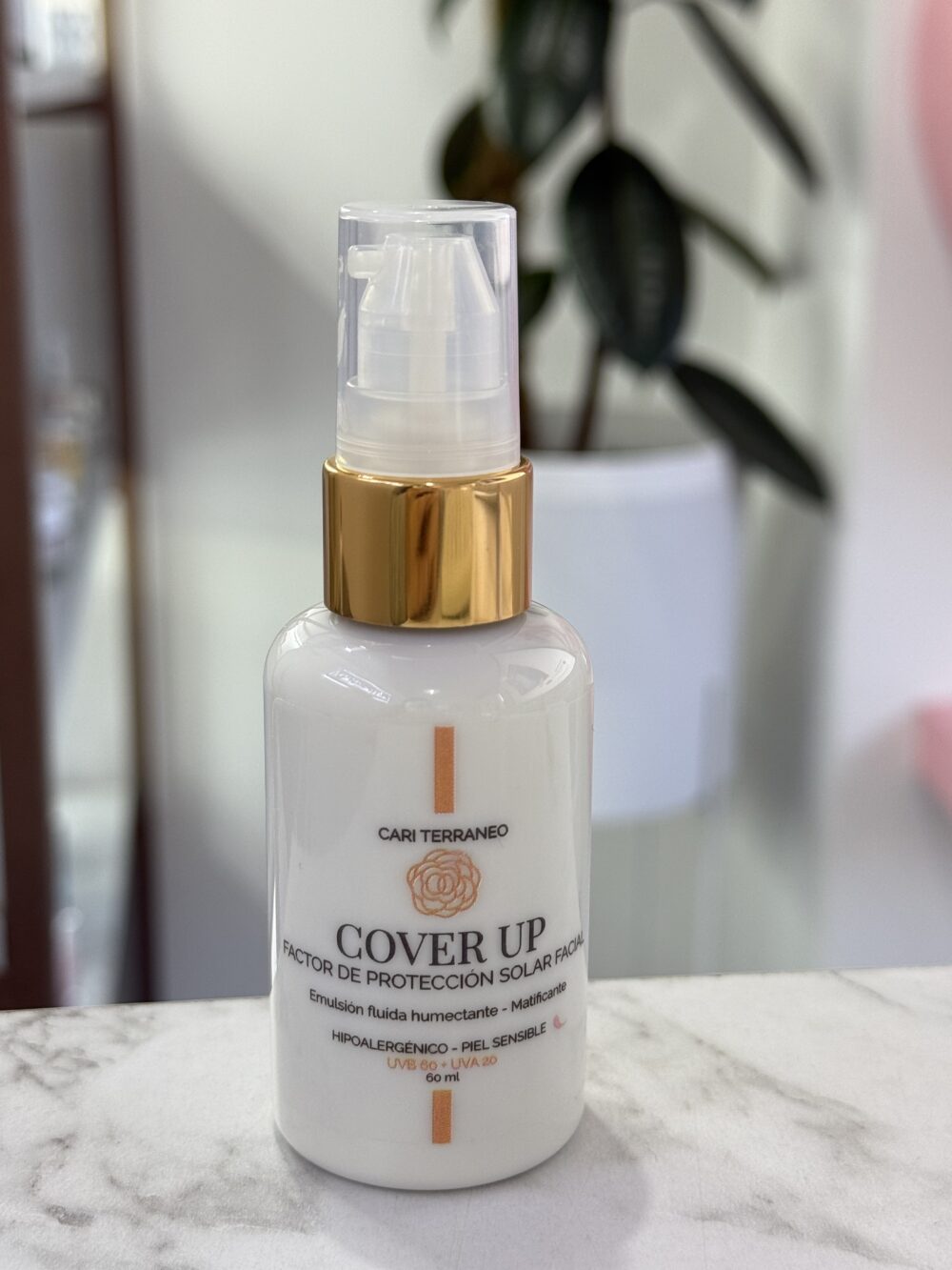 Cover Up: protector solar facial, efecto mate - Cari Terraneo