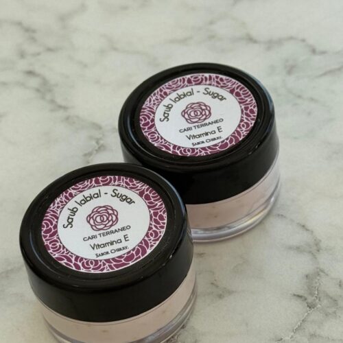 Scrub Labial Cherry - Cari Terraneo