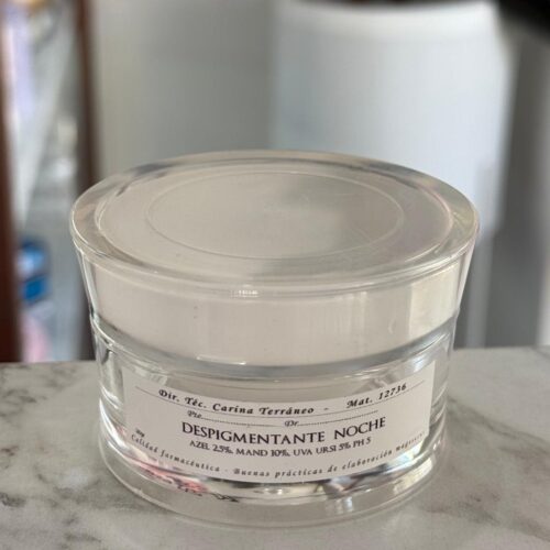 Despigmentante Noche Azelaico 2.5%+ Mandélico 10% +Uva Ursi 5% - Cari terraneo